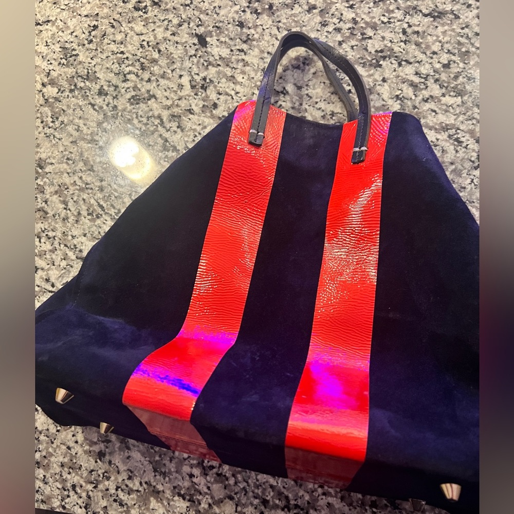 CLARE V . Suede bag